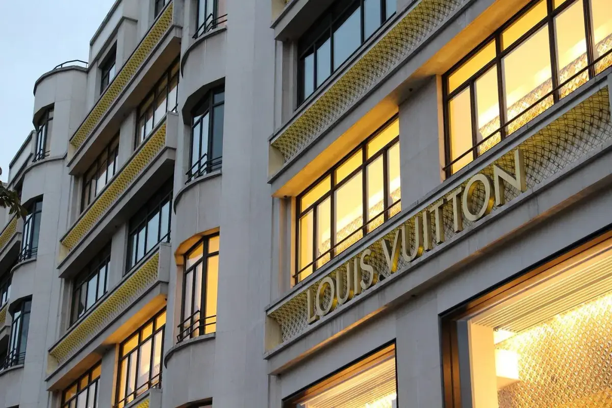 Ravalement de façade commerciale dans le Gard Ravalement de façade commerciale dans le Gard